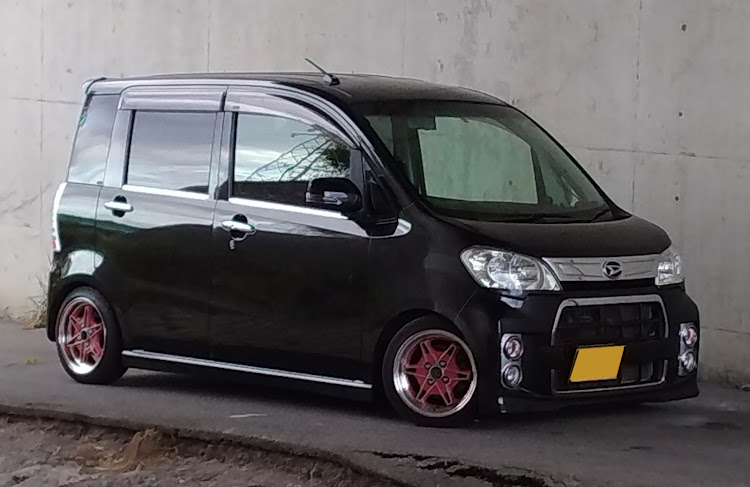 タントエグゼカスタムのメッキ増量計画・他車用になってるけど・型番は同じｗ・密林叩き売り・メッキ化に関するカスタム事例の投稿画像2枚目