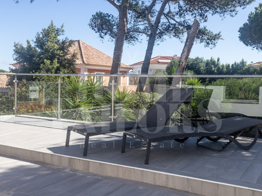 Maison avec piscine et jardin 3