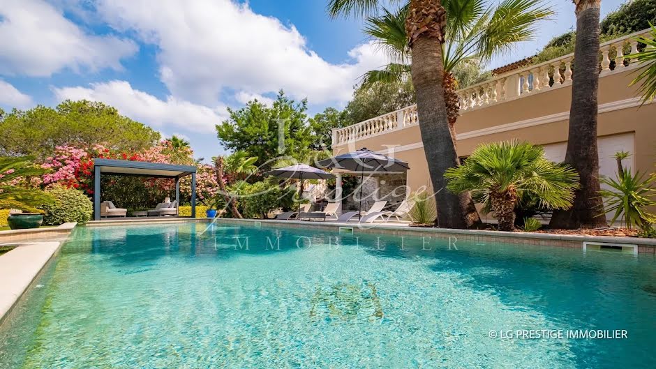 Vente villa 7 pièces 270 m² à Frejus (83600), 1 595 000 €