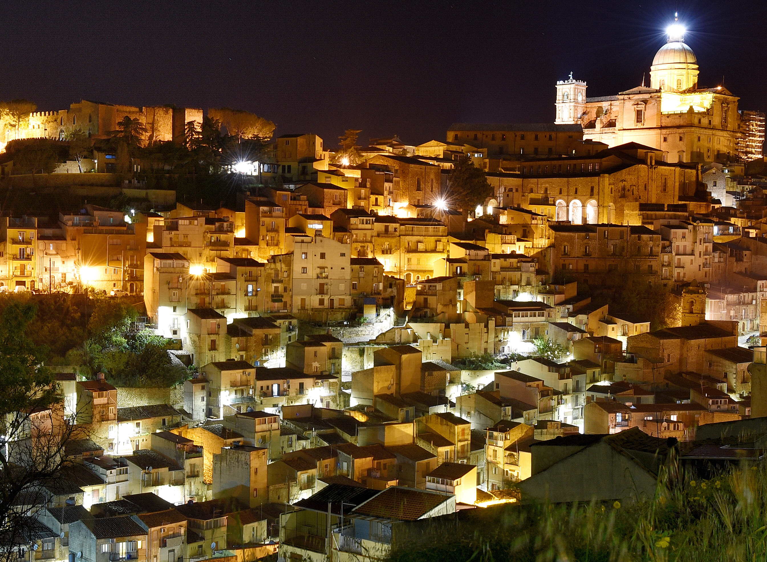 notte a Piazza Armerina di Isidoro. 