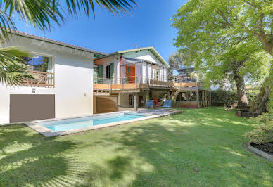 Villa avec piscine en bord de mer 3