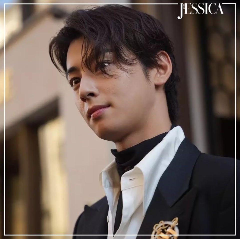 ASTRO's Cha Eunwoo Gains Attention For Looking Unreal At Recent Chaumet  Event - Koreaboo