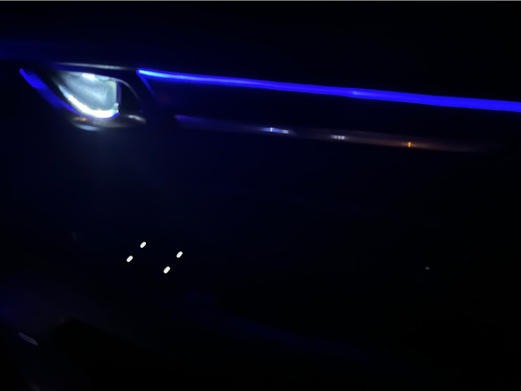 CX-5のアンビエントライト導入・ドアノブイルミ・つかれた〜(◍´ᯅ `◍)に関するカスタム事例の投稿画像1枚目