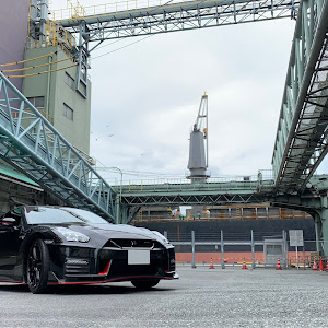 NISSAN GT-R