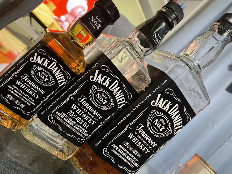AZ-ワゴンのカムリ・Jack Daniel's・さぶぃに関するカスタム事例の投稿画像3枚目