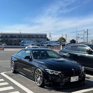 M4 クーペ F82