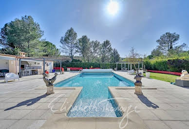 House with pool and terrace 8