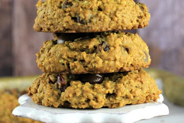 Hearty Pumpkin Chai Spiced Oatmeal Cookies