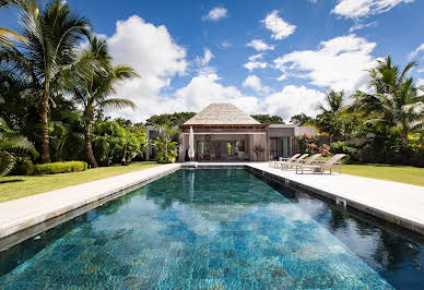 Villa avec piscine et jardin 2