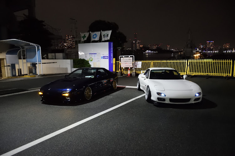 RX-7のシャコタンとシャコタカ・やっぱり撮影下手・ブリスターの色が違う😭・俺の車カッコイイww・はい好きに関するカスタム事例の投稿画像7枚目