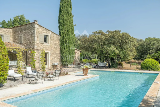 House with pool and garden 4