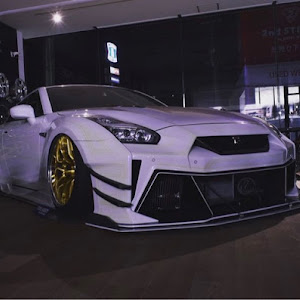 NISSAN GT-R