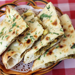 Onion Stuff Naan/raita