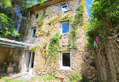 Maison avec terrasse 1