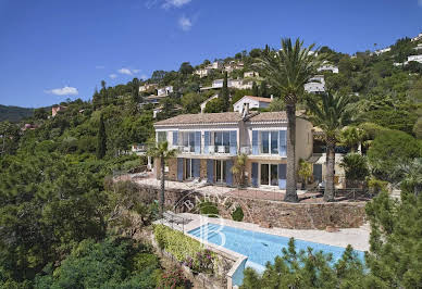 Villa with terrace 7