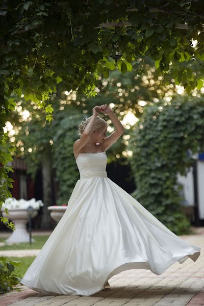 Fotografo di matrimoni Elya Slavkina (yolya). Foto del 9 luglio 2018