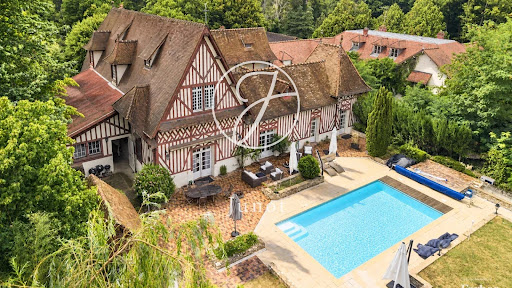 House with pool 5