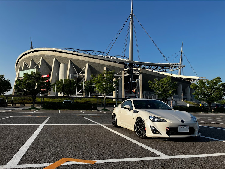 86のフォロー、いいね、コメントよろしくお願いします！・ドライブ・豊田スタジアム・バンパー積み込み・みんなのセンターキャップが見たいに関するカスタム事例の投稿画像2枚目