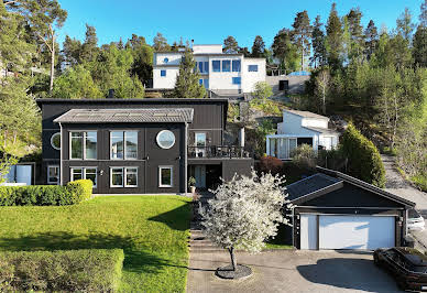 House with garden and terrace 9