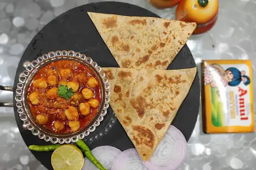 Chole With Paneer Paratha