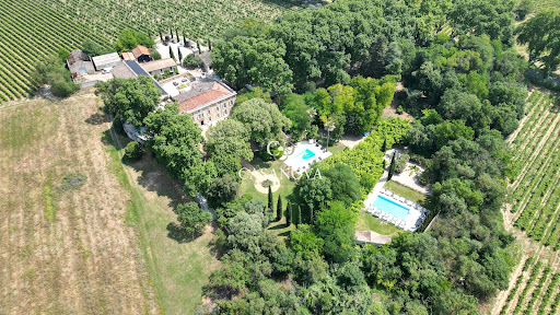 Propriété avec piscine et jardin 1