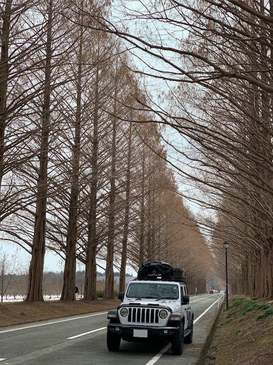 ラングラーアンリミテッドのラングラーJL・パンダカラー・4×4・キャンパーの車に関するカスタム事例の投稿画像1枚目