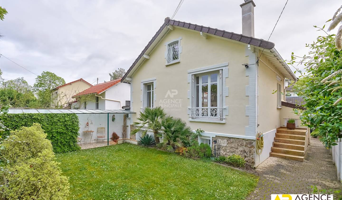 House Maisons-Laffitte