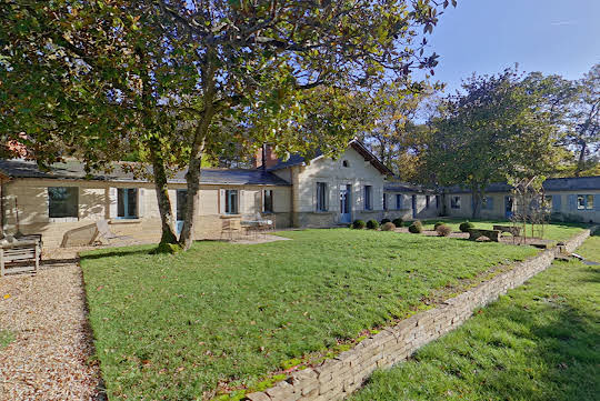 Maison avec piscine et terrasse