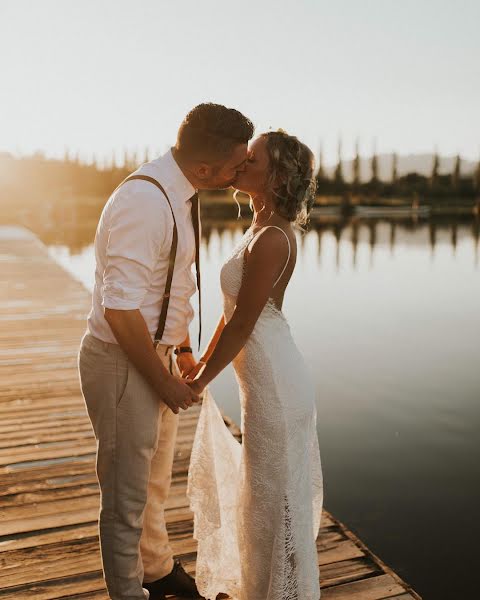 Wedding photographer Tara Burnett (taraburnett). Photo of 8 May 2019