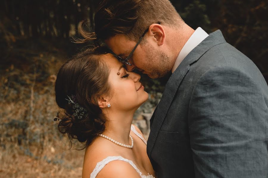 Wedding photographer Sam Rose (isleandoak). Photo of 9 May 2019