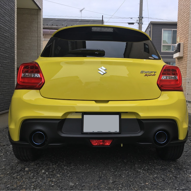 スイフトスポーツのDIY・ホイール交換・車高調整・マフラー交換に関するカスタム事例の投稿画像2枚目