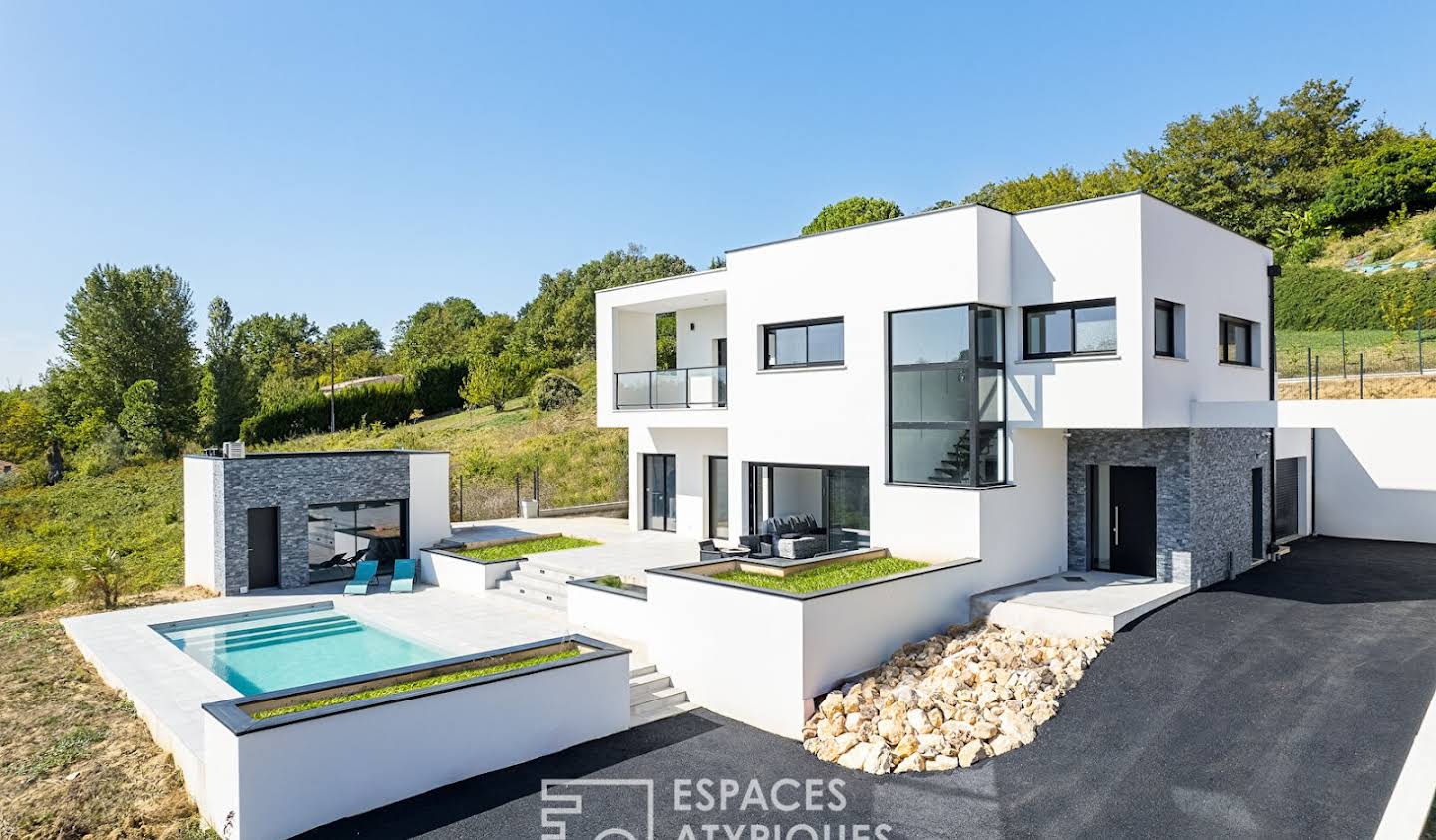 House with pool and terrace Montauban