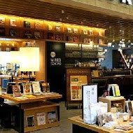 蔦屋書店 Tsutaya Bookstore