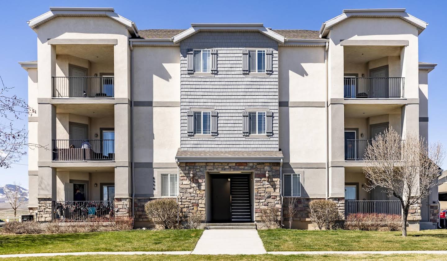 Apartment with pool West Jordan