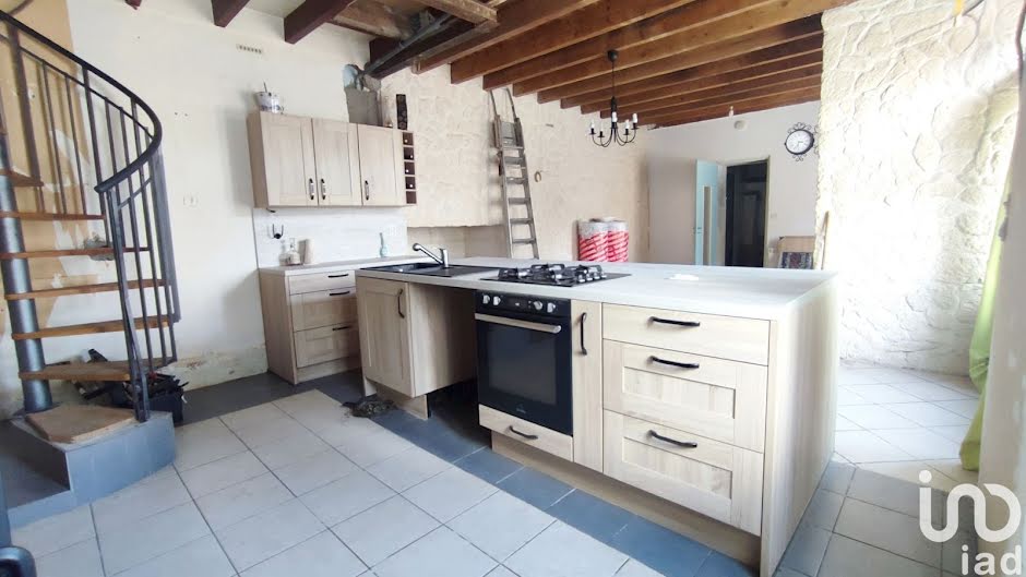 Vente maison 4 pièces 115 m² à Chauvigny (86300), 99 990 €