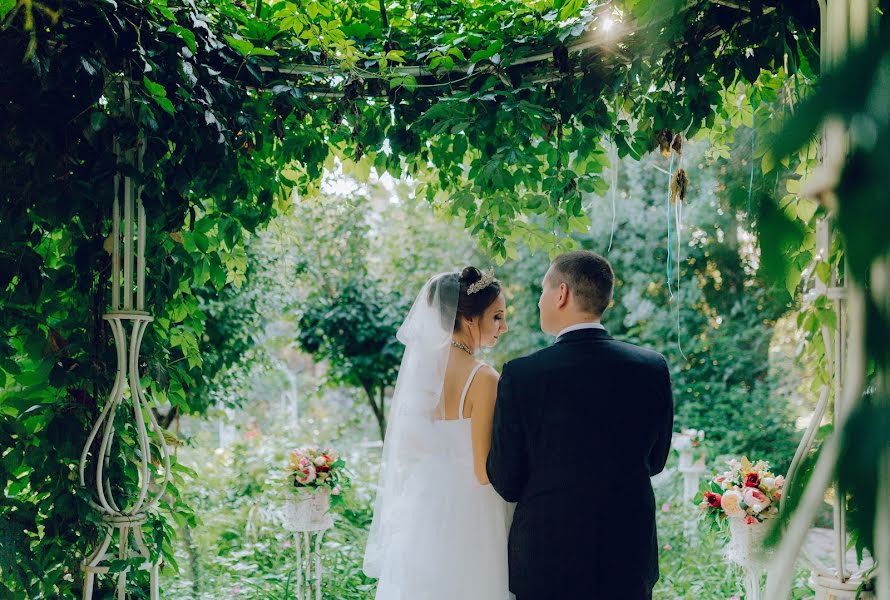 Fotógrafo de casamento Adelika Rayskaya (adelika). Foto de 30 de setembro 2017