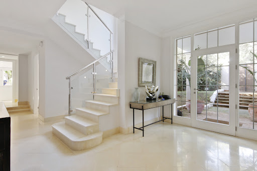 Modern staircase and glass door to garden - Property purchase in Marbella, 4 rooms, 4 bedrooms
