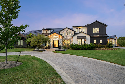 House with pool 2