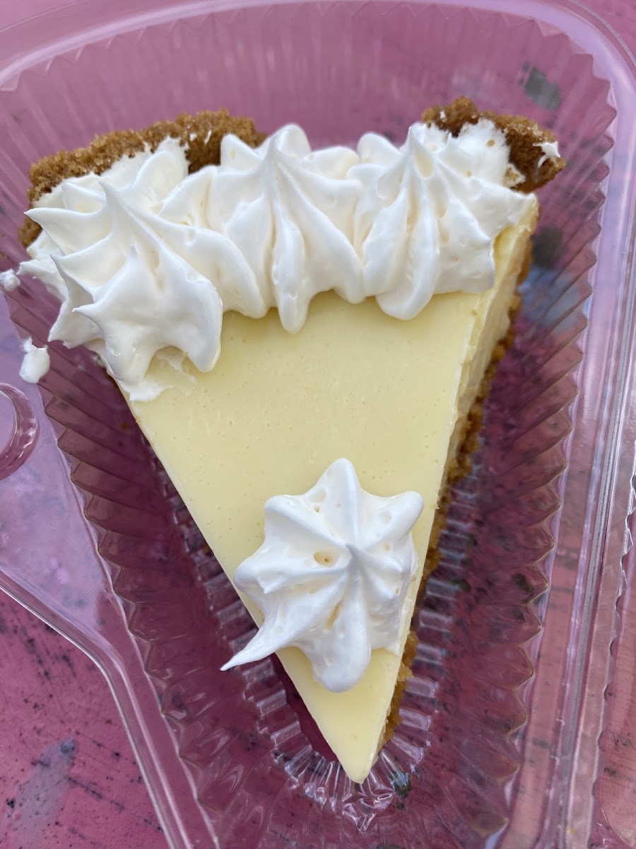 GF Key Lime pie in separate contianers and marked GF! So delicious!!