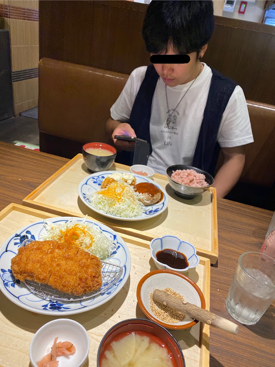 ステップワゴンのジュナックLEDエンブレム・無限エアロ・コラボ撮影・ウェッズスポーツ・RP前期後期コラボに関するカスタム事例の投稿画像9枚目