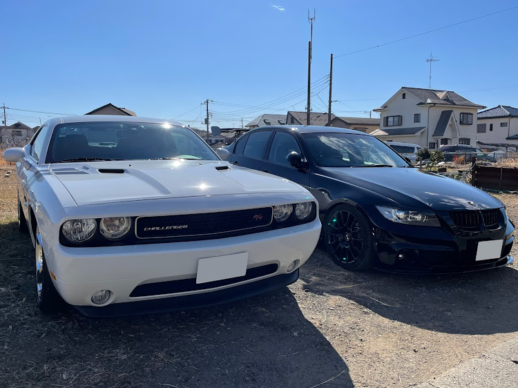 チャレンジャーのBMW・BMW3シリーズ・E90・BMWE90・エンブレム取付に関するカスタム事例の投稿画像1枚目