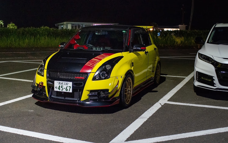 スイフトスポーツの8月もよろしくお願いします・オールジャンル・一ツ葉有料道路・車が好きな人と繋がりたい・ナイトミーティングに関するカスタム事例の投稿画像1枚目