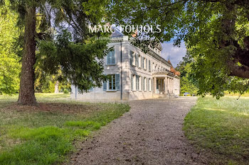 château à Chantilly (60)