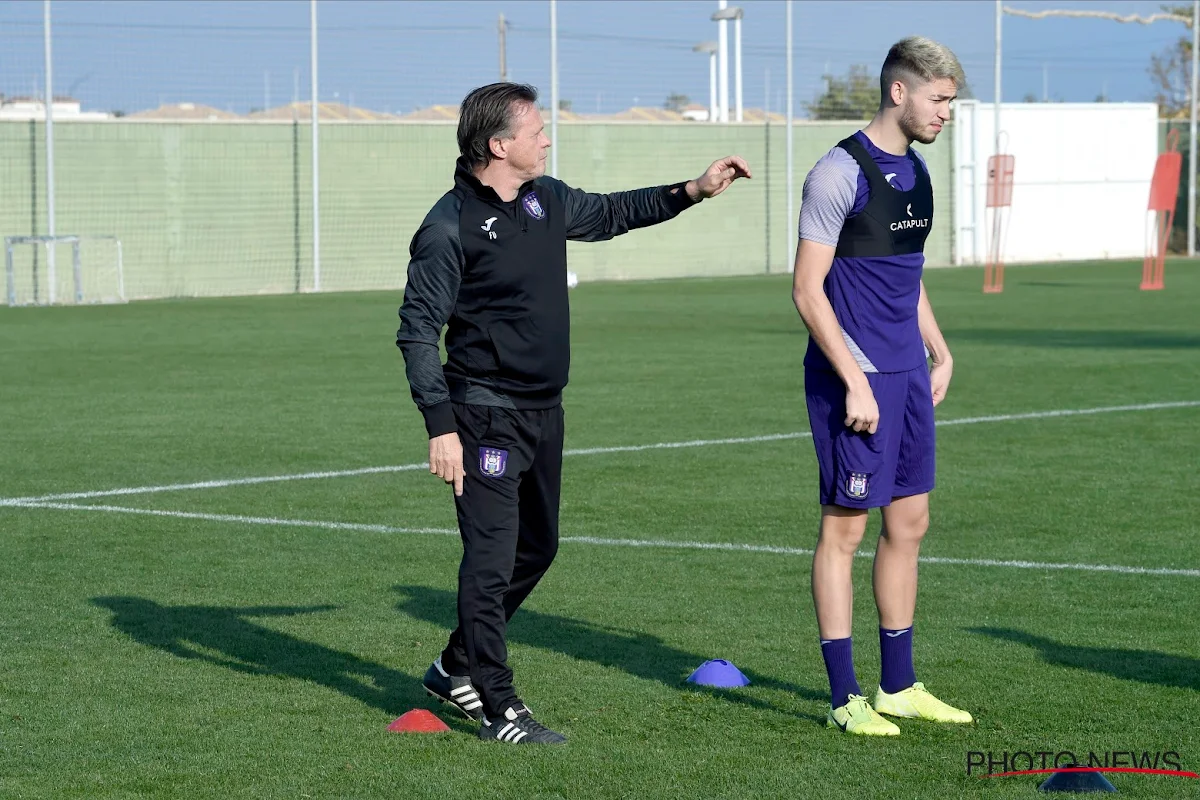 Vercauteren verwelkomt nieuwkomers op training, die fitte indruk geven