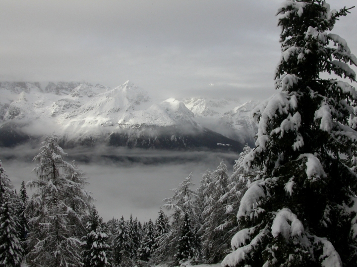 La montagna in un giorno d'inverno di eskz