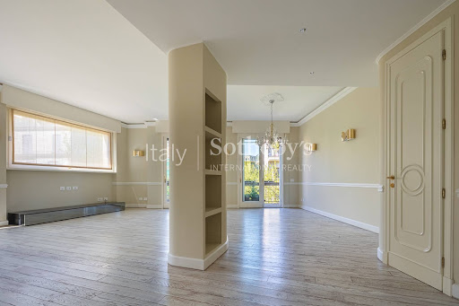 Rent this luxury apartment in Milan (Italy)