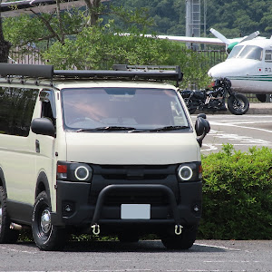 ハイエースバン GDH206V