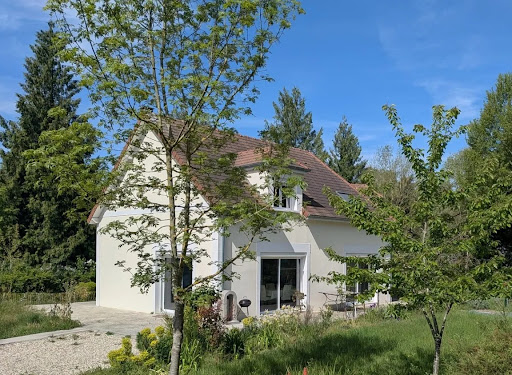 Buy this luxury house in Houdan (78550) - House with garden and fruit trees