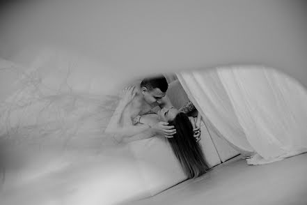 Fotógrafo de casamento Elena Mikhaylova (elenamikhaylova). Foto de 7 de abril 2022