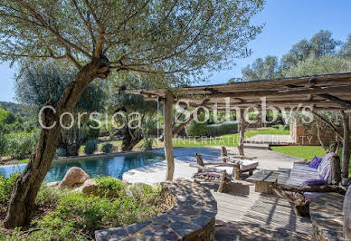 Villa avec piscine en bord de mer 2